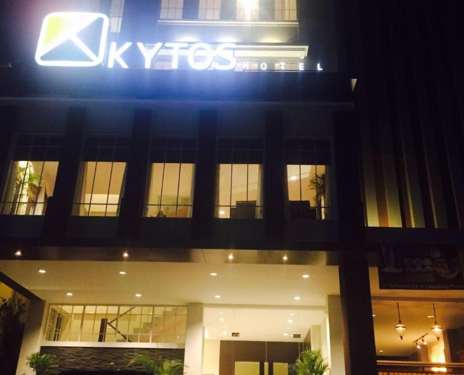 Kytos Hotel Bandung Exterior foto